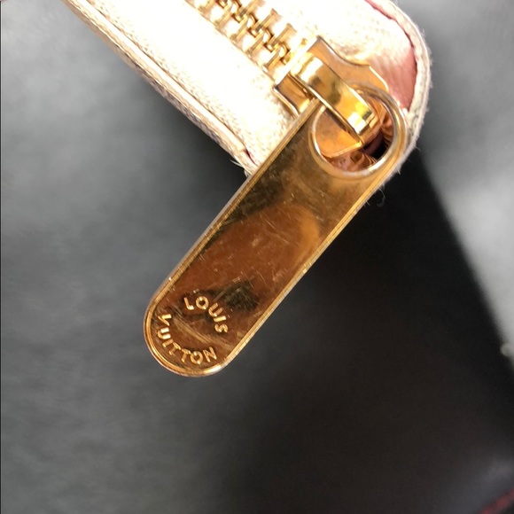 LV Continental 🌺Collection🌺 Authentic Wallet. - Picture 2 of 8